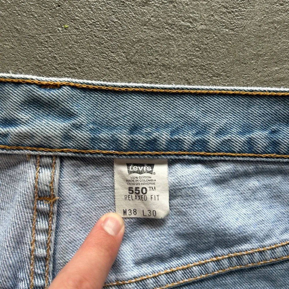 Vintage 90s Levis 550 Jeans Size 38x30 Blue Faded Light Wash Denim Relaxed Fit